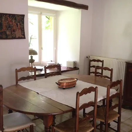 Le Prieure Saint Blaise Nocleg ze śniadaniem 3*